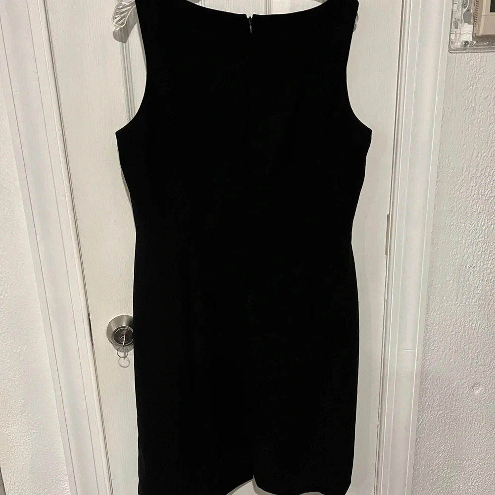 Tahari women’s dress - Picture 2 of 4